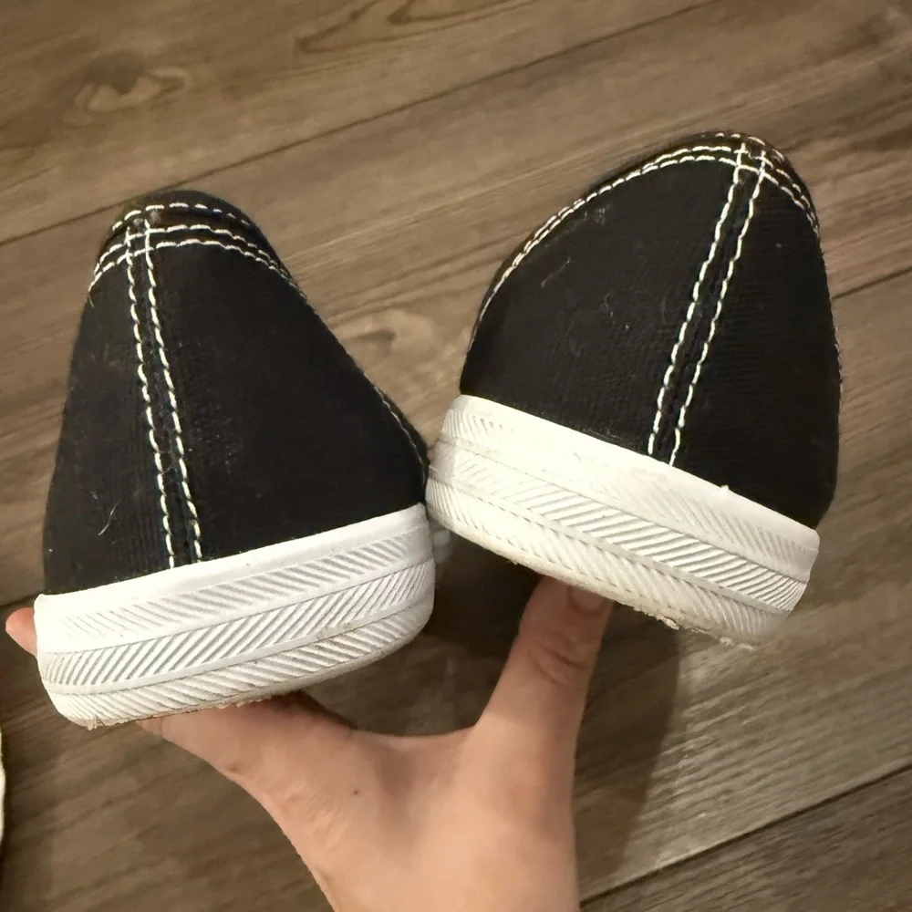 Kelly & Katie Black Canvas Sneakers – Size 8M